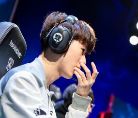 AYX-包含TheShy回归赛场，惊险取胜首场状态亮眼，FPX观众沸腾！的词条