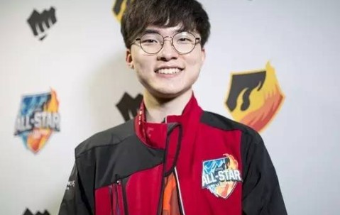 爱游戏体育-Faker在西班牙队比赛中赛事规则更新，大胜引发热议！的简单介绍