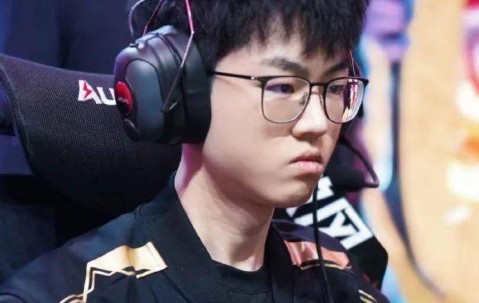 爱游戏-包含浓眉哥新星势不可挡表现惊艳，DWG未来可期！的词条