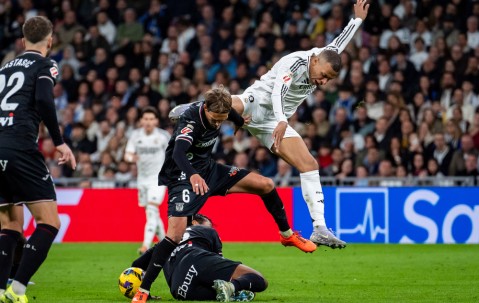 爱游戏- 莱万多夫斯基十佳球 