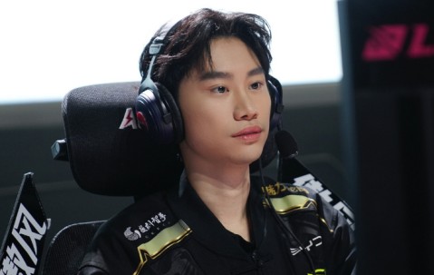 爱游戏体育-包含Doinb回归赛场，惊险取胜首场状态亮眼，公牛观众沸腾！的词条